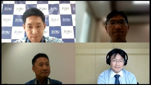 写真　ウェブセミナーの様子〔（右上）TMMINの田中正道社長補佐取締役、（左下）HPPエナジーの後藤雄介副社長、（左上）ジェトロ・ジャカルタの上野渉広域調査員、（右下）ジェトロ・ジャカルタの髙橋正和所長〕（ジェトロ撮影）