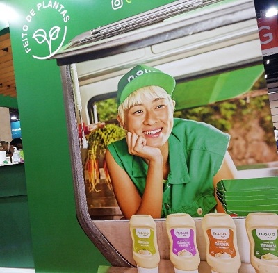 写真　植物由来の卵やマヨネーズの食品ブランド「ノーヴォ」のブース（ジェトロ撮影）