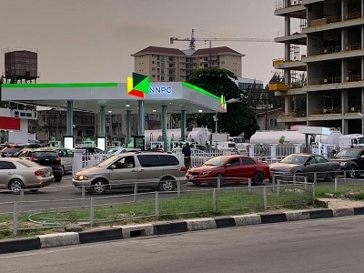 写真　NNPCが経営するガソリンスタンド（ジェトロ撮影）