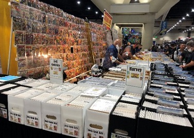 写真　展示会場内でアメリカン・コミックが販売されている様子。中には1冊2万ドルの貴重な商品も販売されていた（ジェトロ撮影）