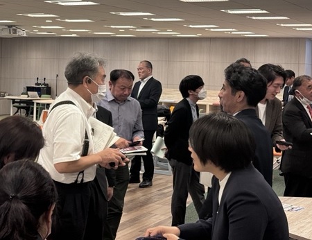 写真　交流会の様子（ジェトロ撮影）