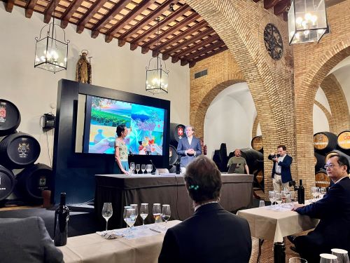 写真　日本酒とシェリー酒の共通点に焦点を当てたサイドイベントの様子（ジェトロ撮影）