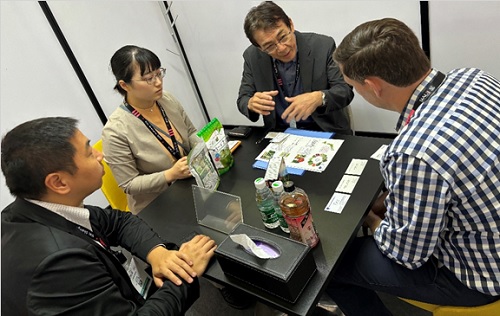 写真　マッチング商談会（ジェトロ撮影）
