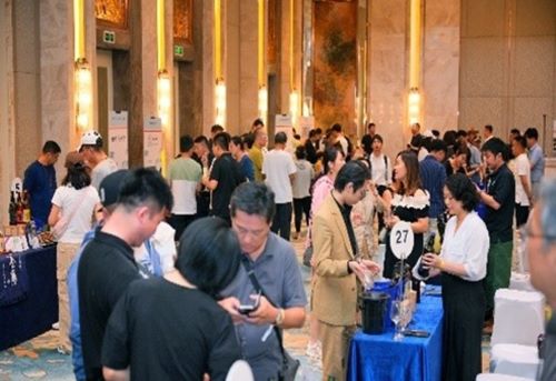 写真　商談の様子（ジェトロ撮影）