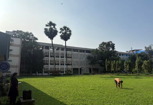 写真　IITBのキャンパス（ジェトロ撮影）
