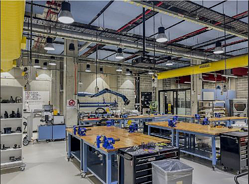 写真　先進的な3Dプリンター技術を活用しものづくりを行う「プロトスペース（ProtoSpace）」（UTS提供）