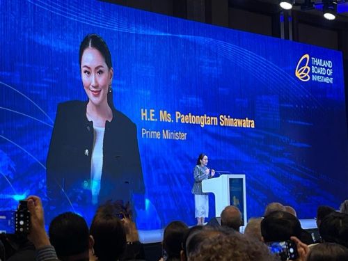 写真　基調講演を行うペートンタン首相（ジェトロ撮影）
