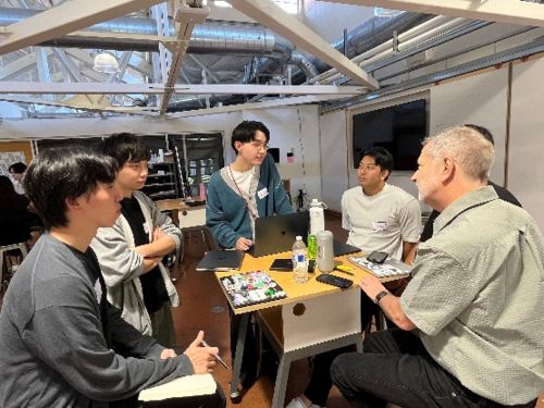 写真　メンタリングの様子（ジェトロ撮影）