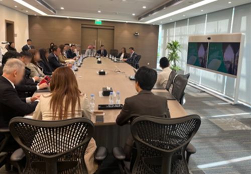 写真　リヤド市王立委員会（RCRC）での質疑応答の様子（ジェトロ撮影）