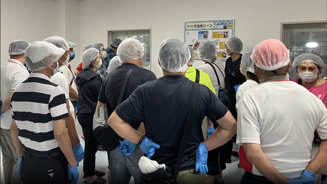  (産業観光ツアーにて訪れた肉の加工場)