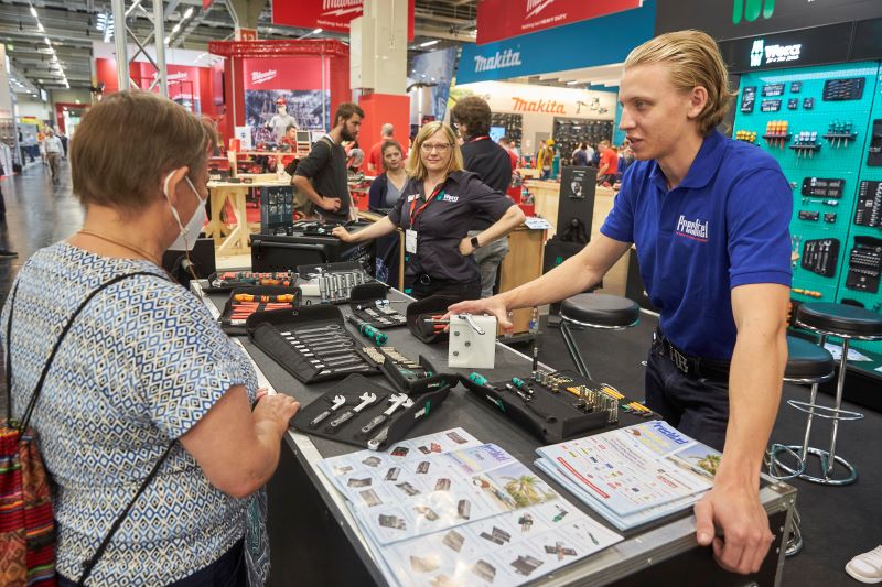 モーダルウィンドウで表示します。