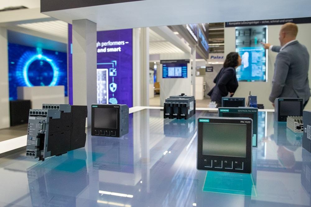 モーダルウィンドウで表示します。