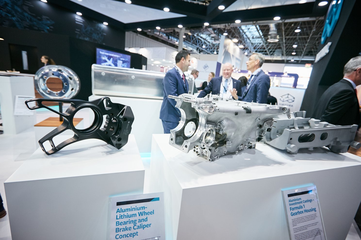 モーダルウィンドウで表示します。