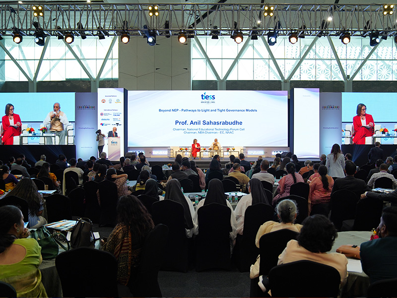 モーダルウィンドウで表示します。