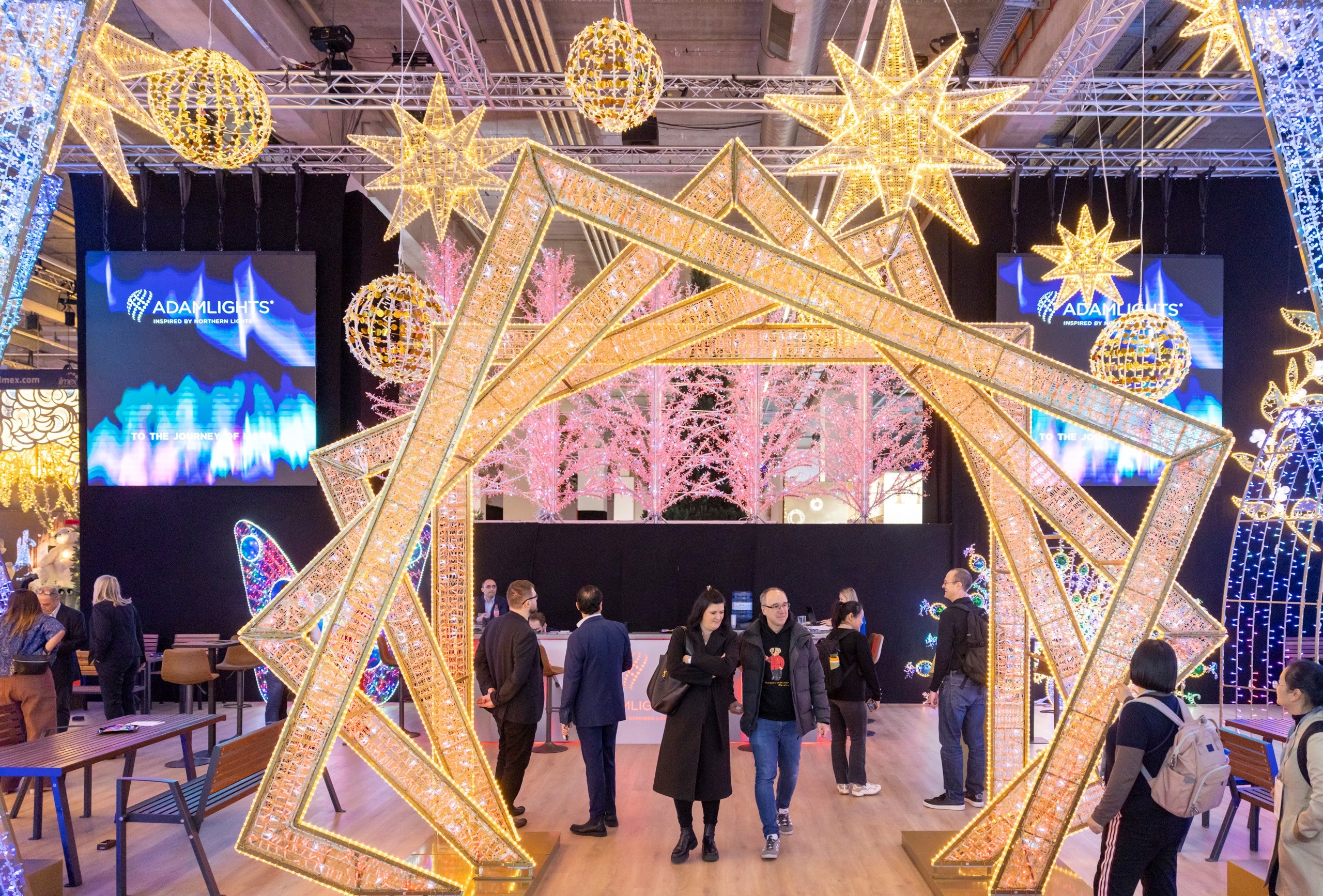 モーダルウィンドウで表示します。