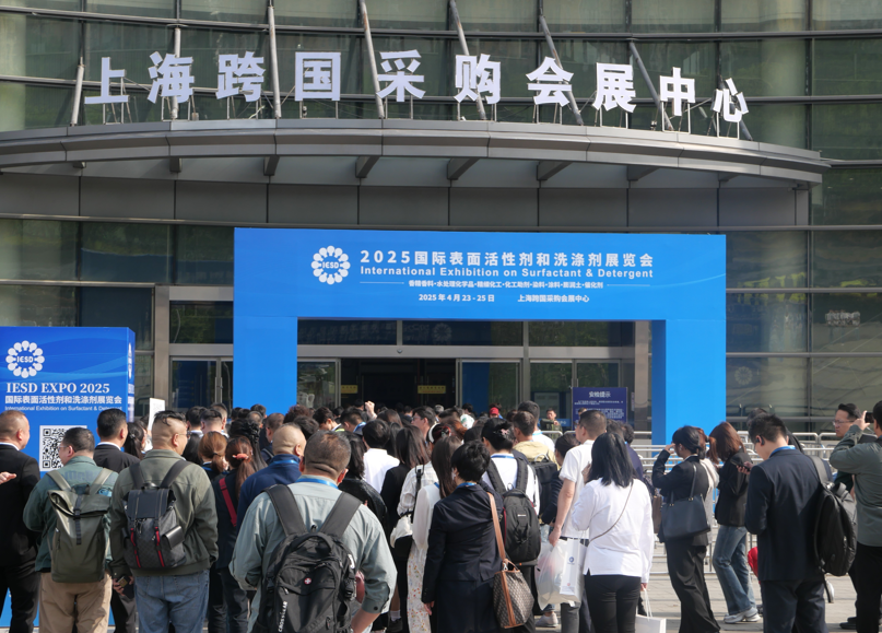 モーダルウィンドウで表示します。