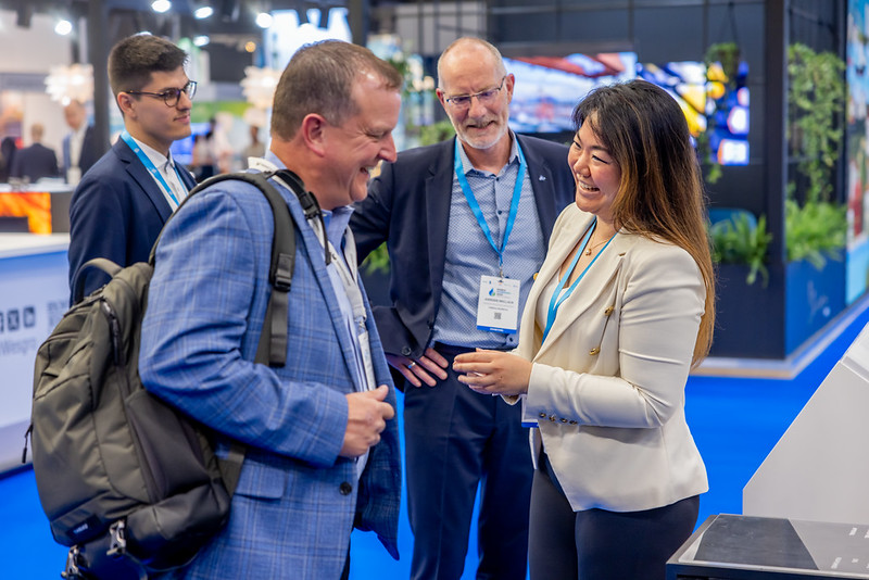 モーダルウィンドウで表示します。