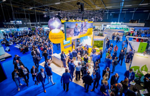 モーダルウィンドウで表示します。