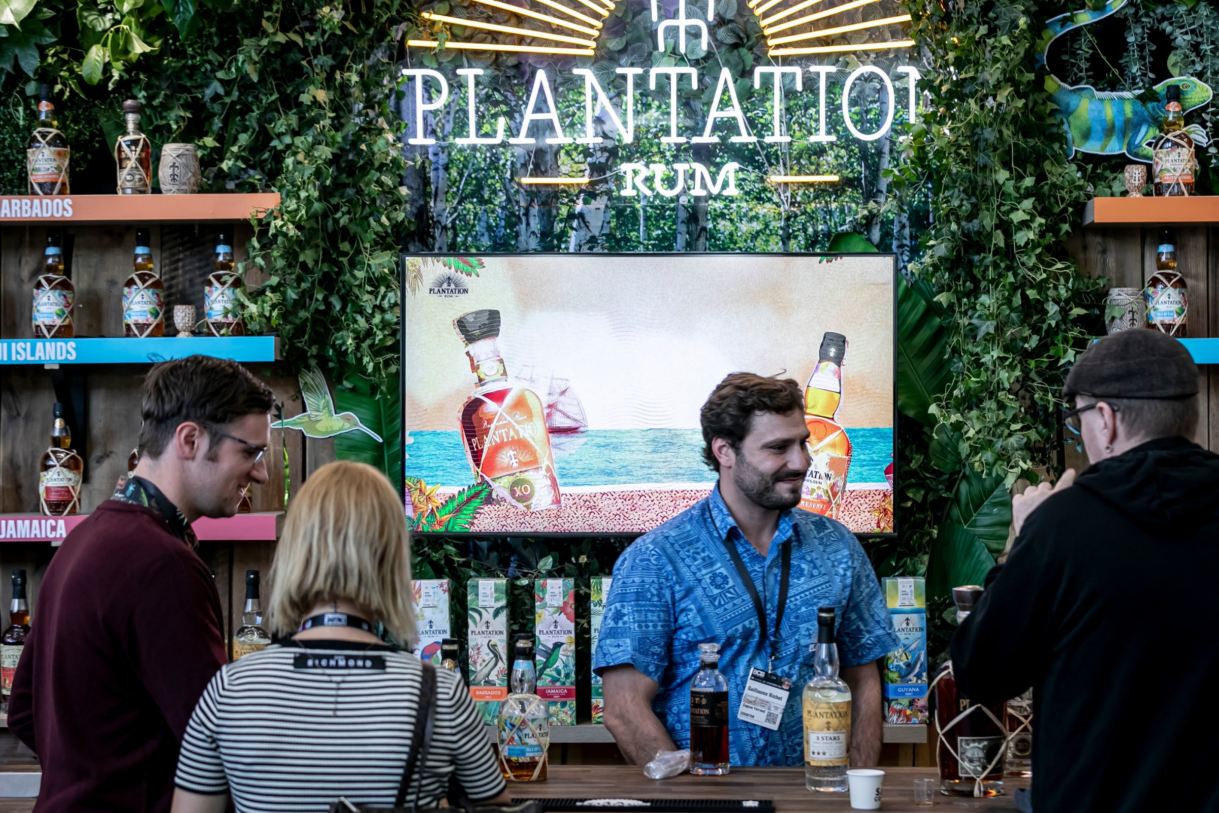 モーダルウィンドウで表示します。