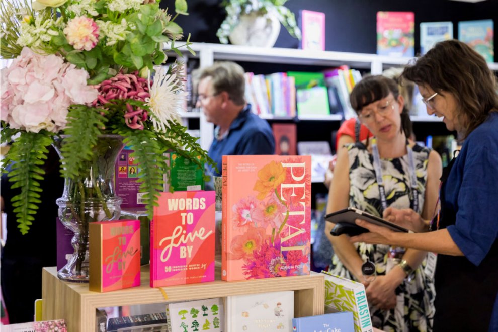 モーダルウィンドウで表示します。