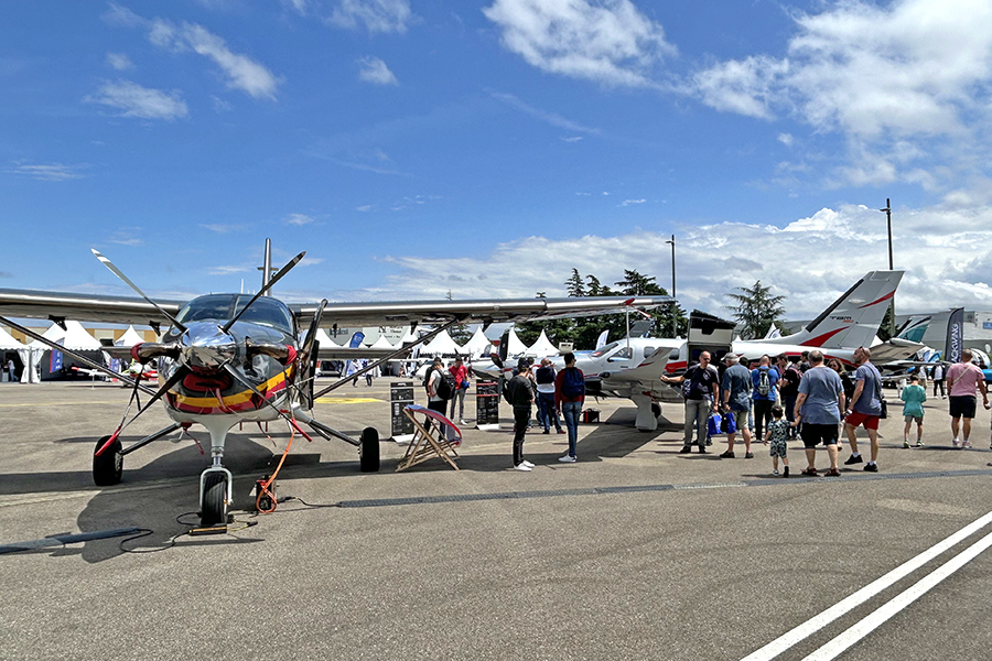 モーダルウィンドウで表示します。