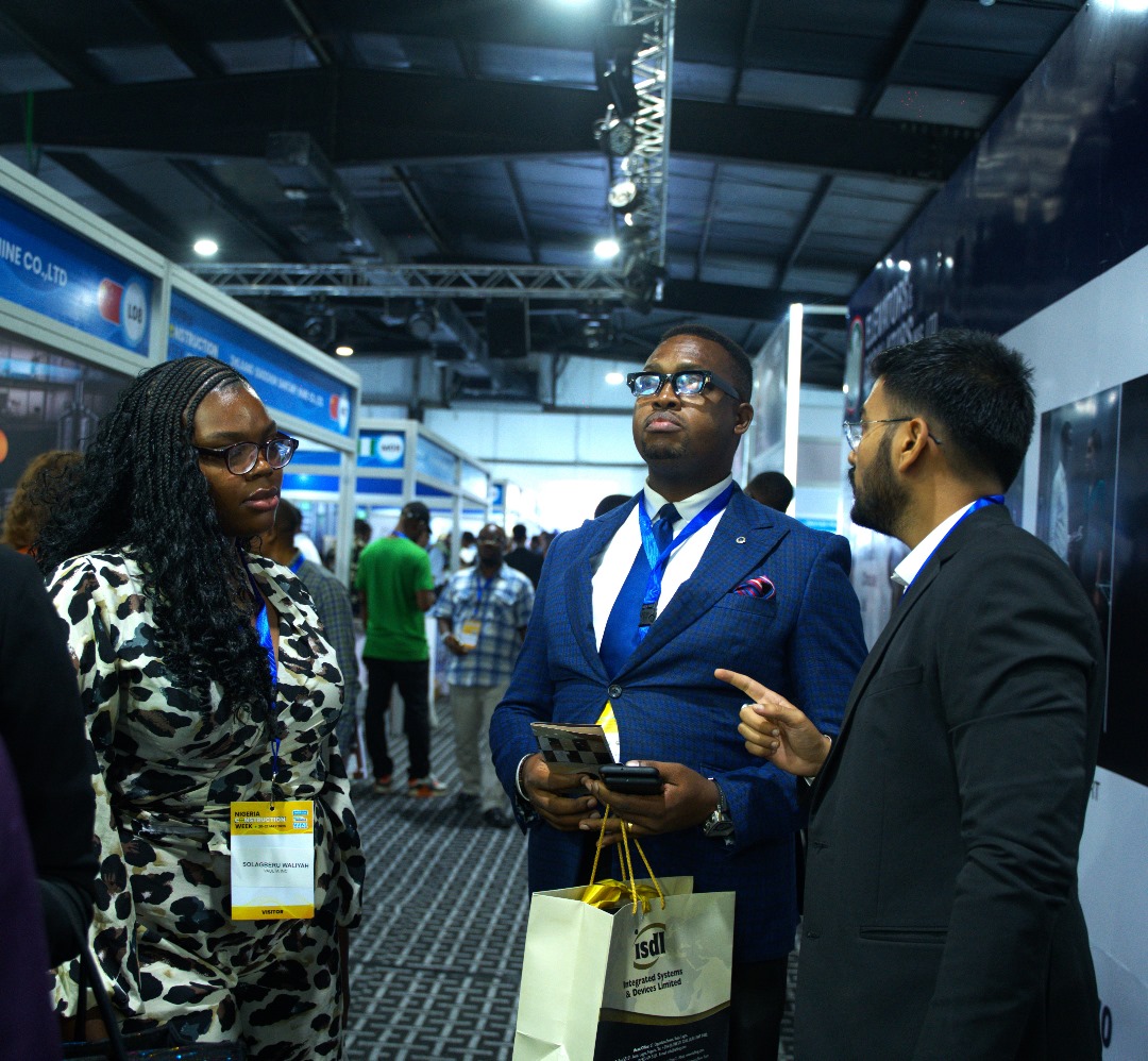 モーダルウィンドウで表示します。