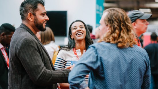 モーダルウィンドウで表示します。