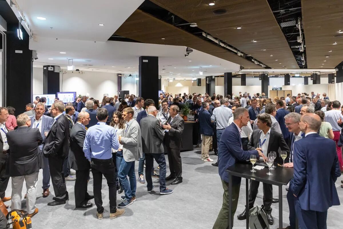 モーダルウィンドウで表示します。