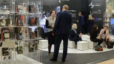 モーダルウィンドウで表示します。