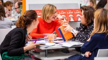 モーダルウィンドウで表示します。