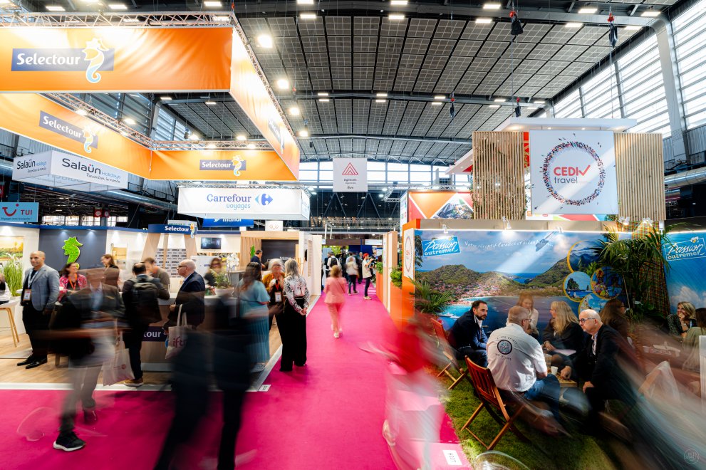 モーダルウィンドウで表示します。