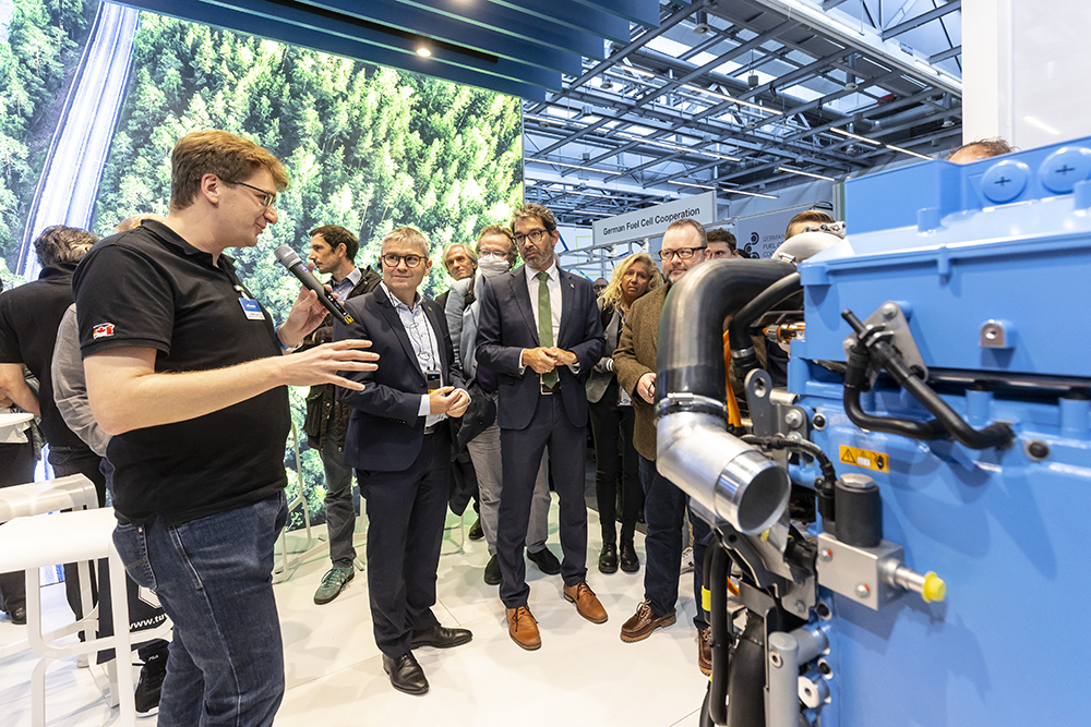 モーダルウィンドウで表示します。