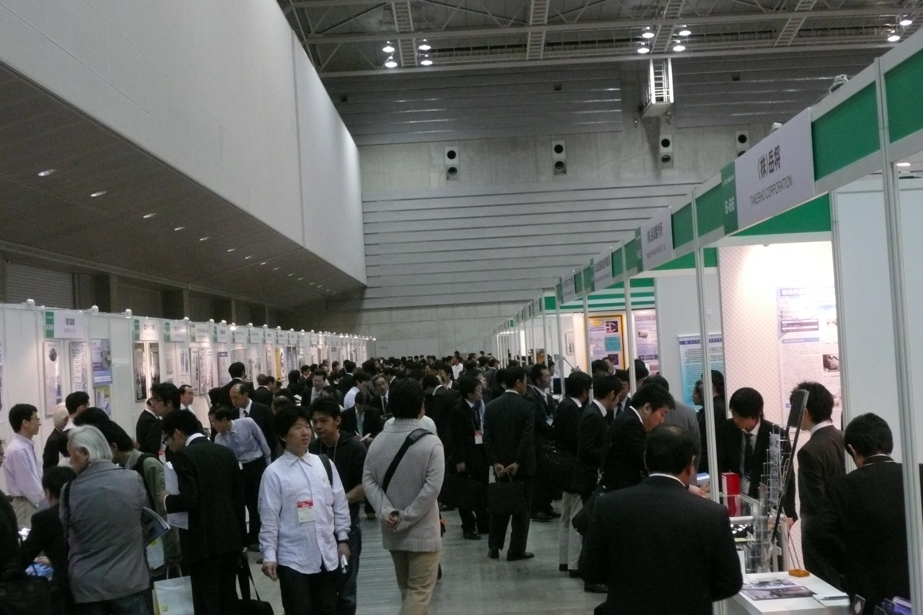 モーダルウィンドウで表示します。