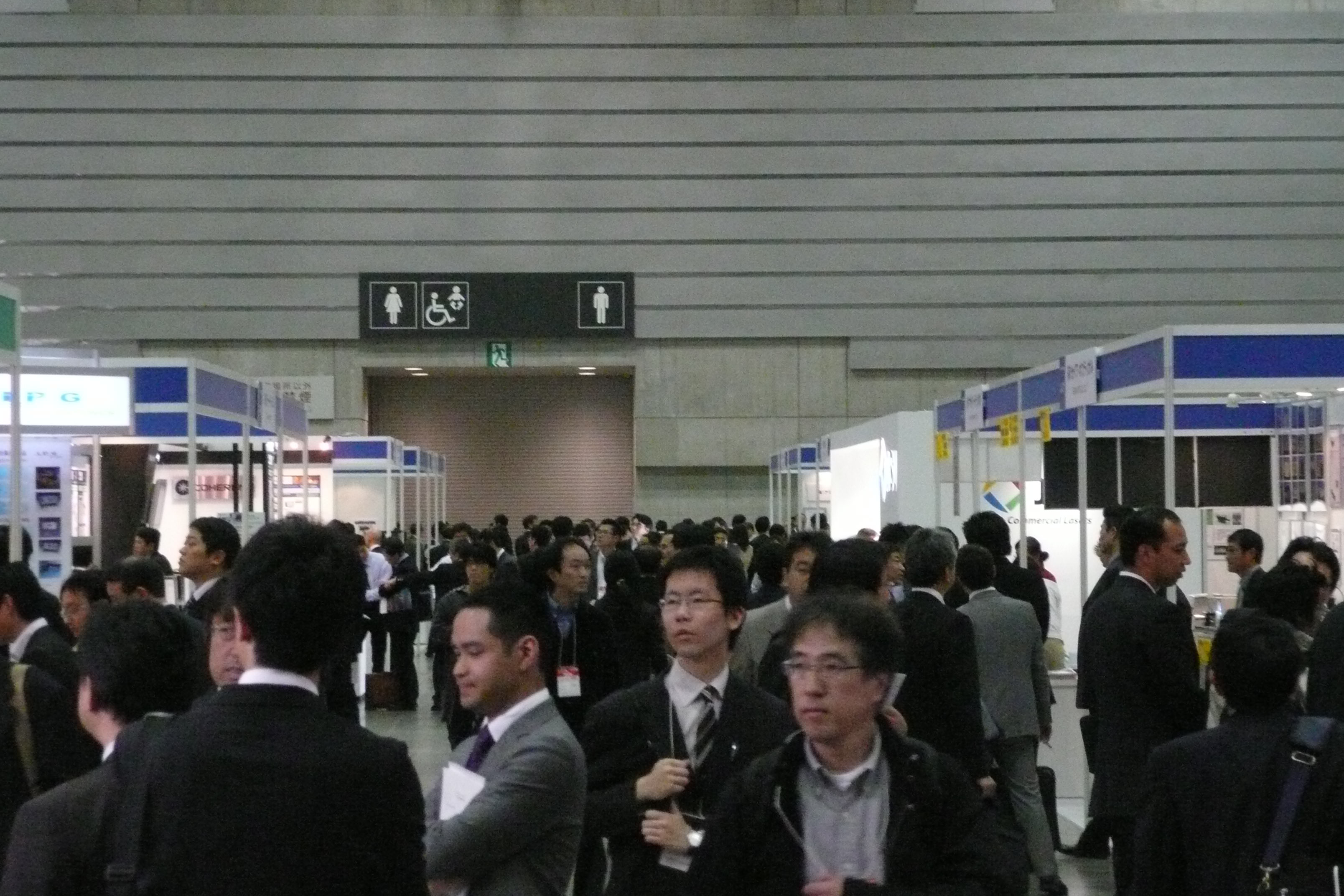 モーダルウィンドウで表示します。