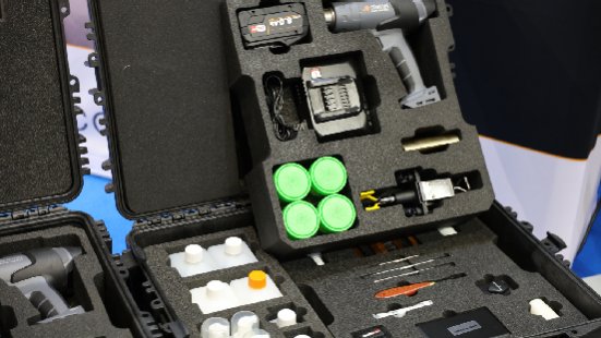 モーダルウィンドウで表示します。