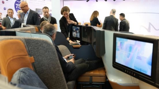 モーダルウィンドウで表示します。