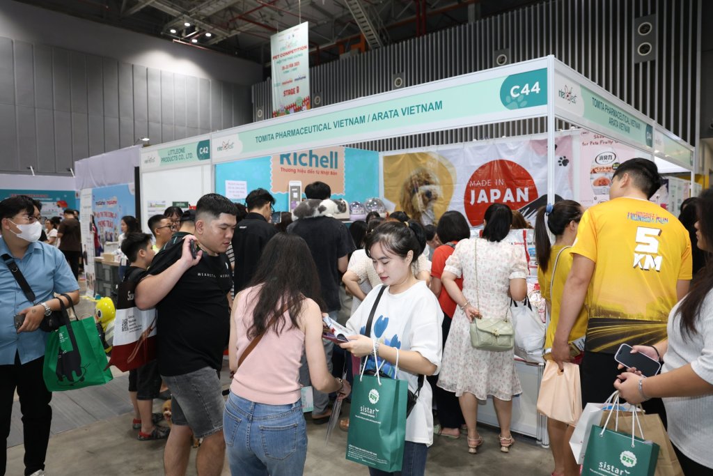 モーダルウィンドウで表示します。