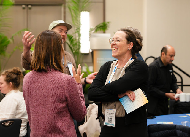 モーダルウィンドウで表示します。