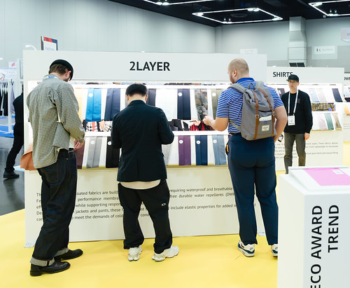 モーダルウィンドウで表示します。