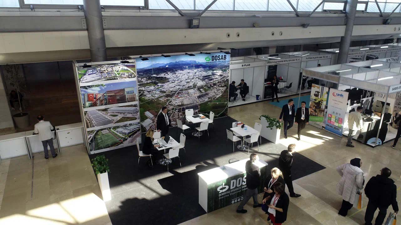 モーダルウィンドウで表示します。