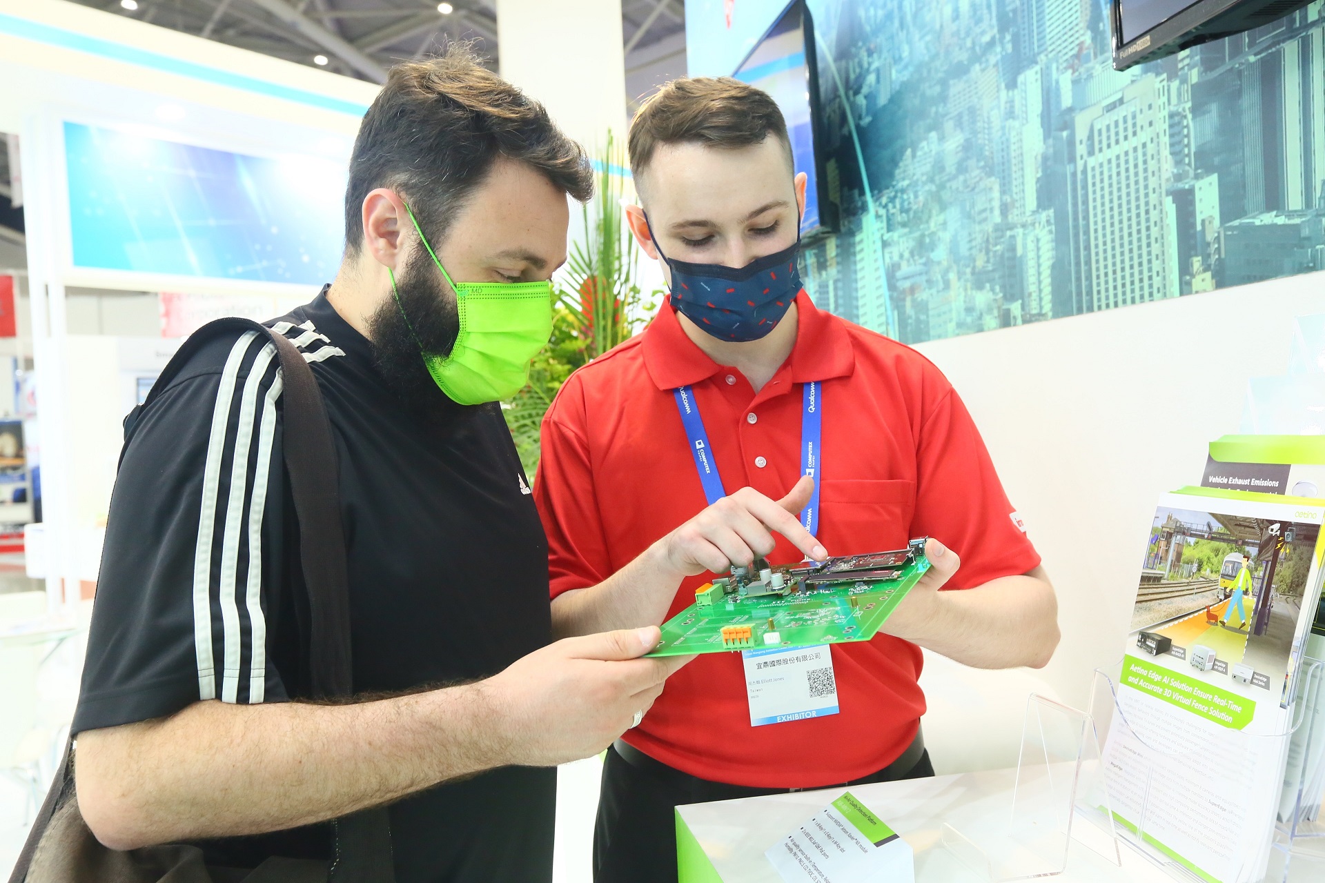 モーダルウィンドウで表示します。