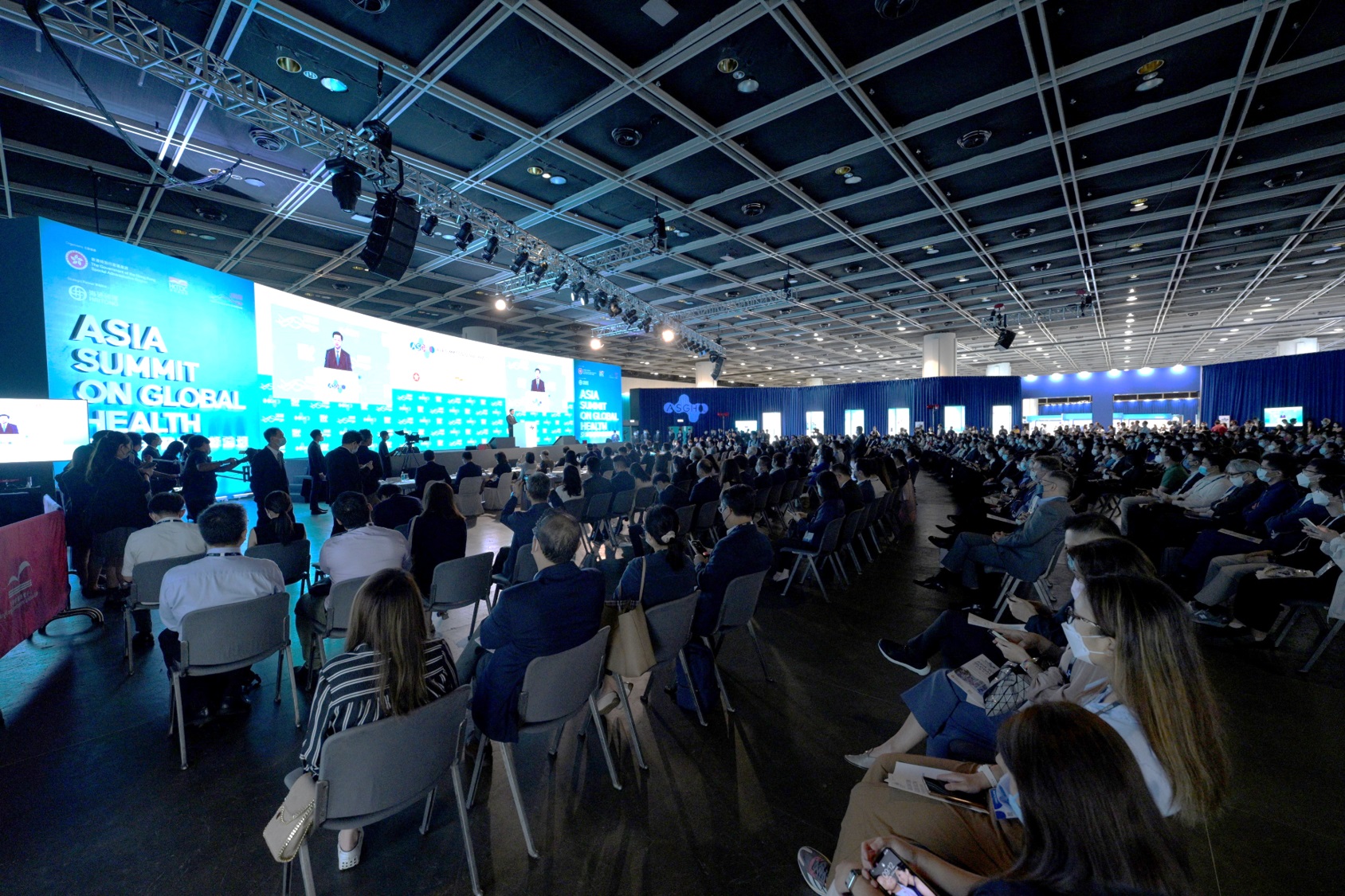 モーダルウィンドウで表示します。