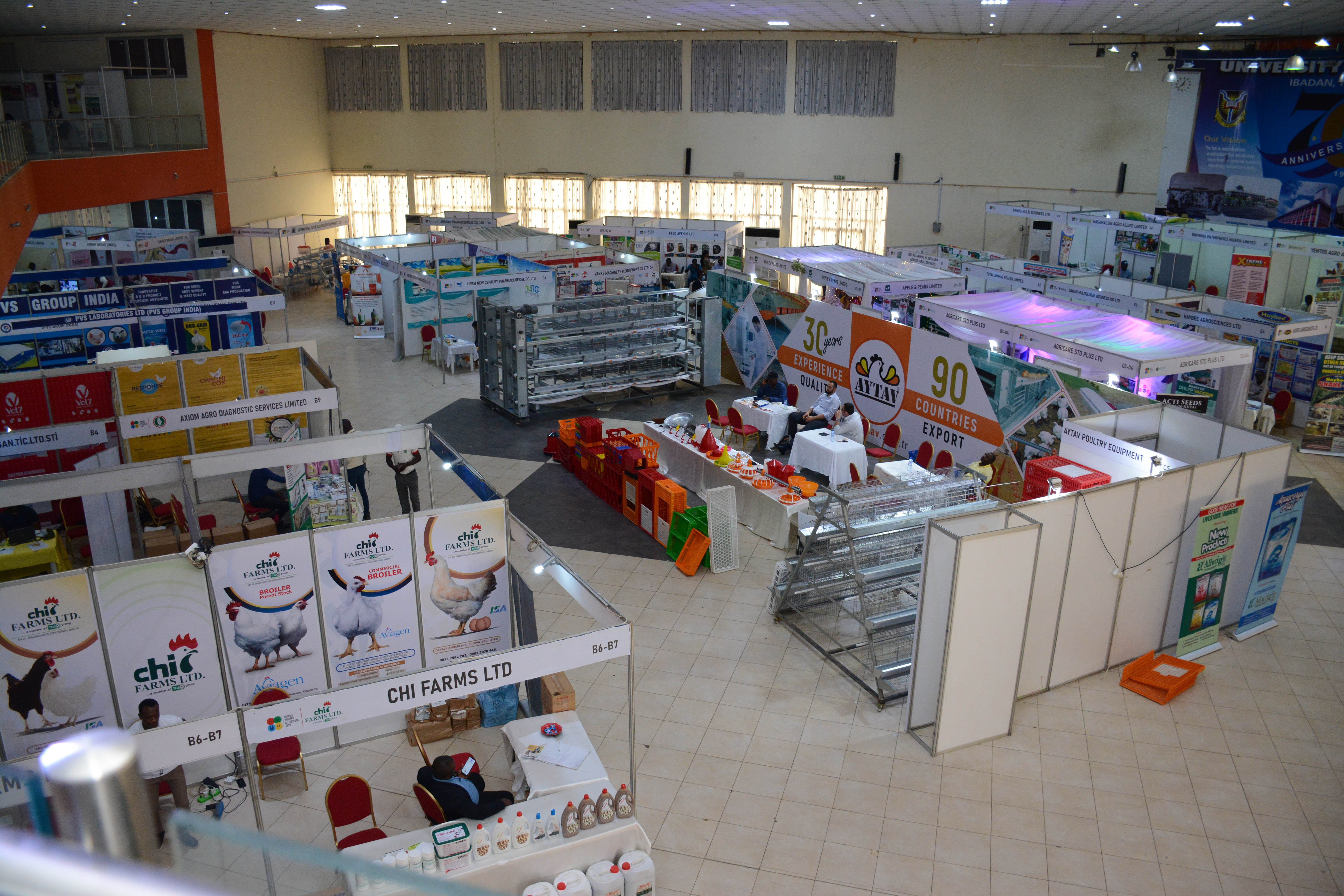 モーダルウィンドウで表示します。