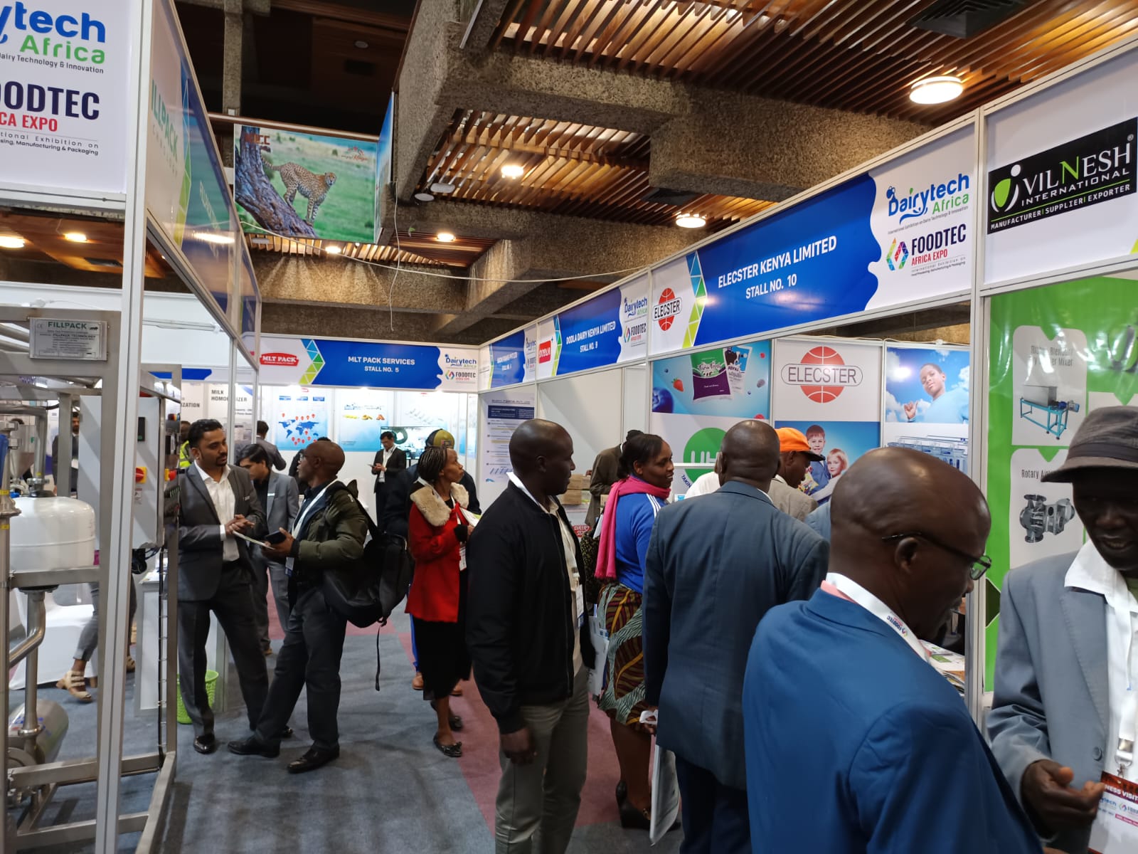 モーダルウィンドウで表示します。