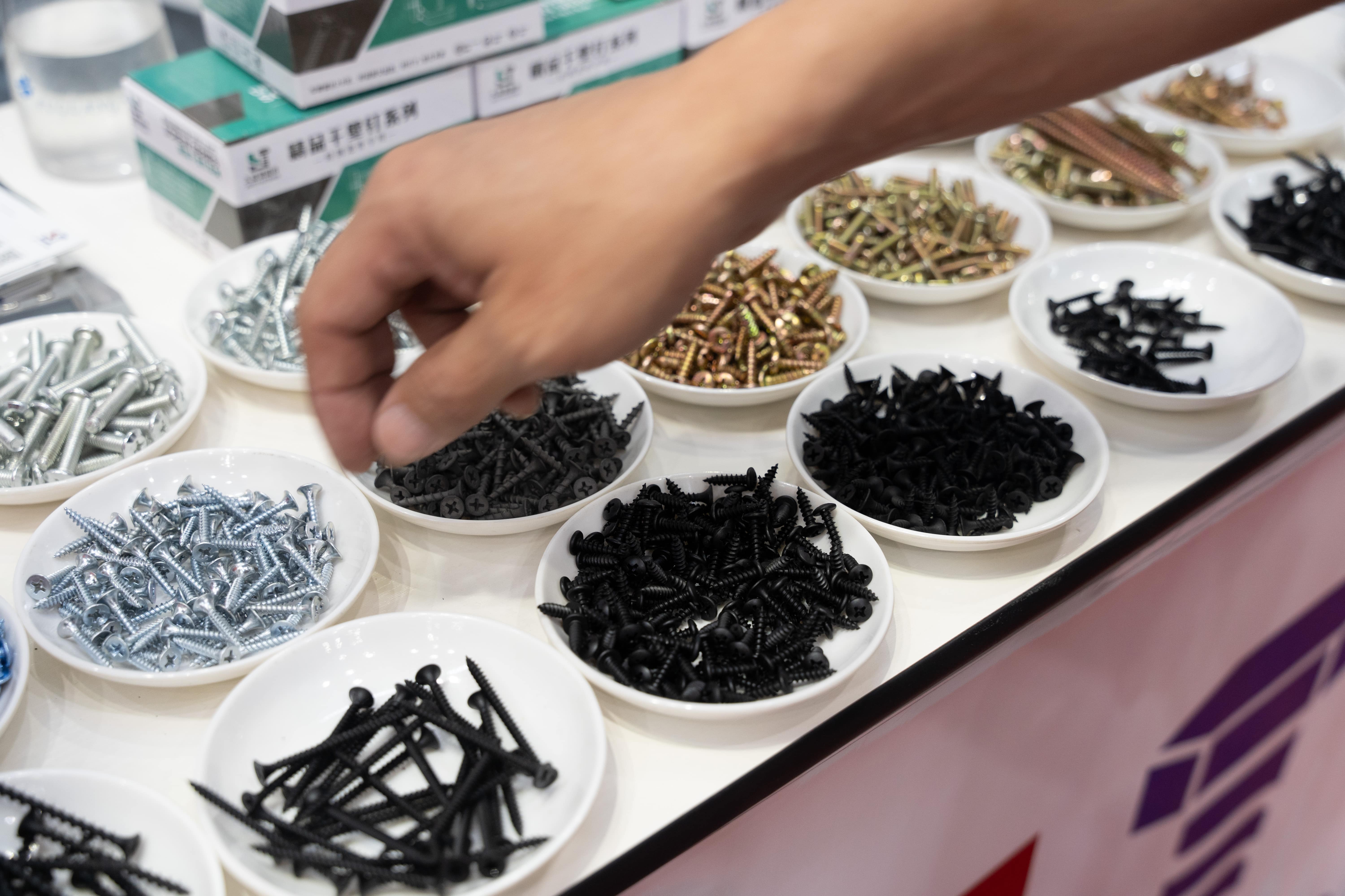 モーダルウィンドウで表示します。