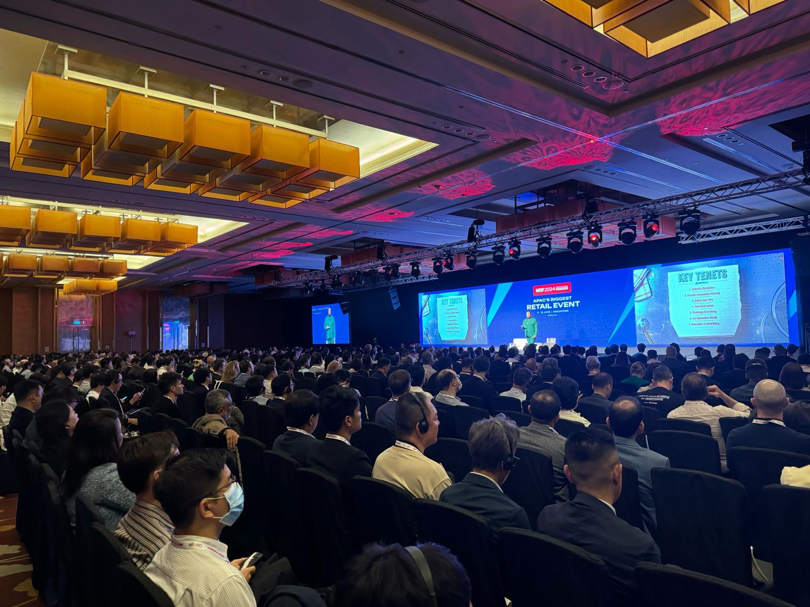 モーダルウィンドウで表示します。