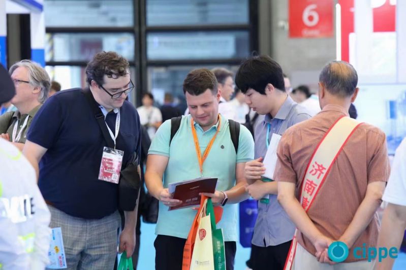 モーダルウィンドウで表示します。