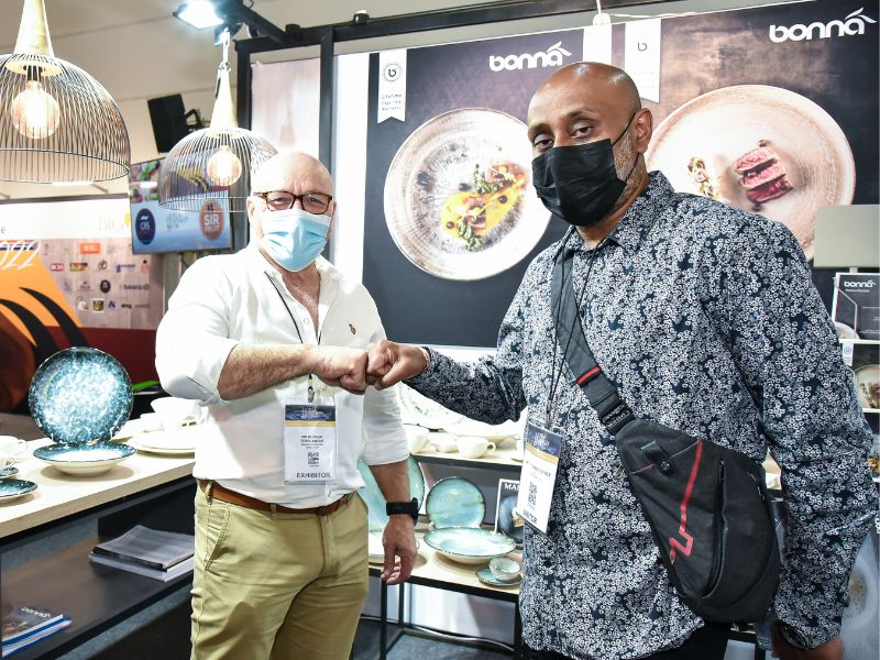 モーダルウィンドウで表示します。