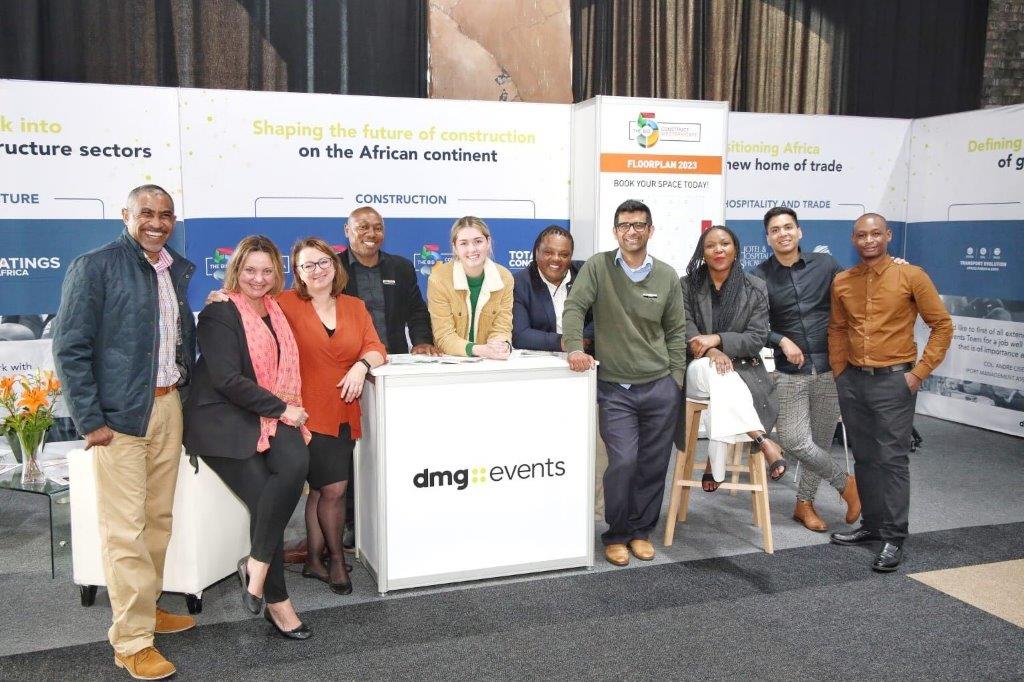 モーダルウィンドウで表示します。