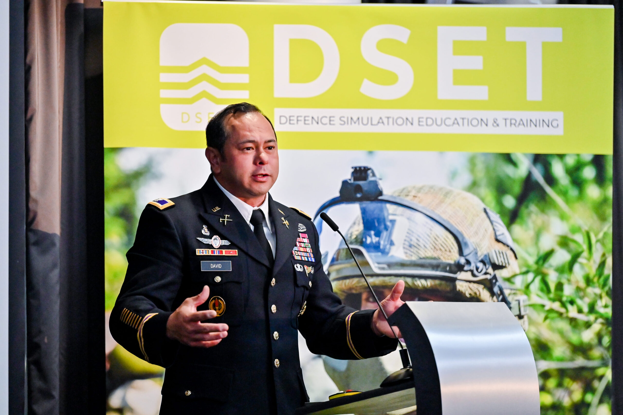 モーダルウィンドウで表示します。